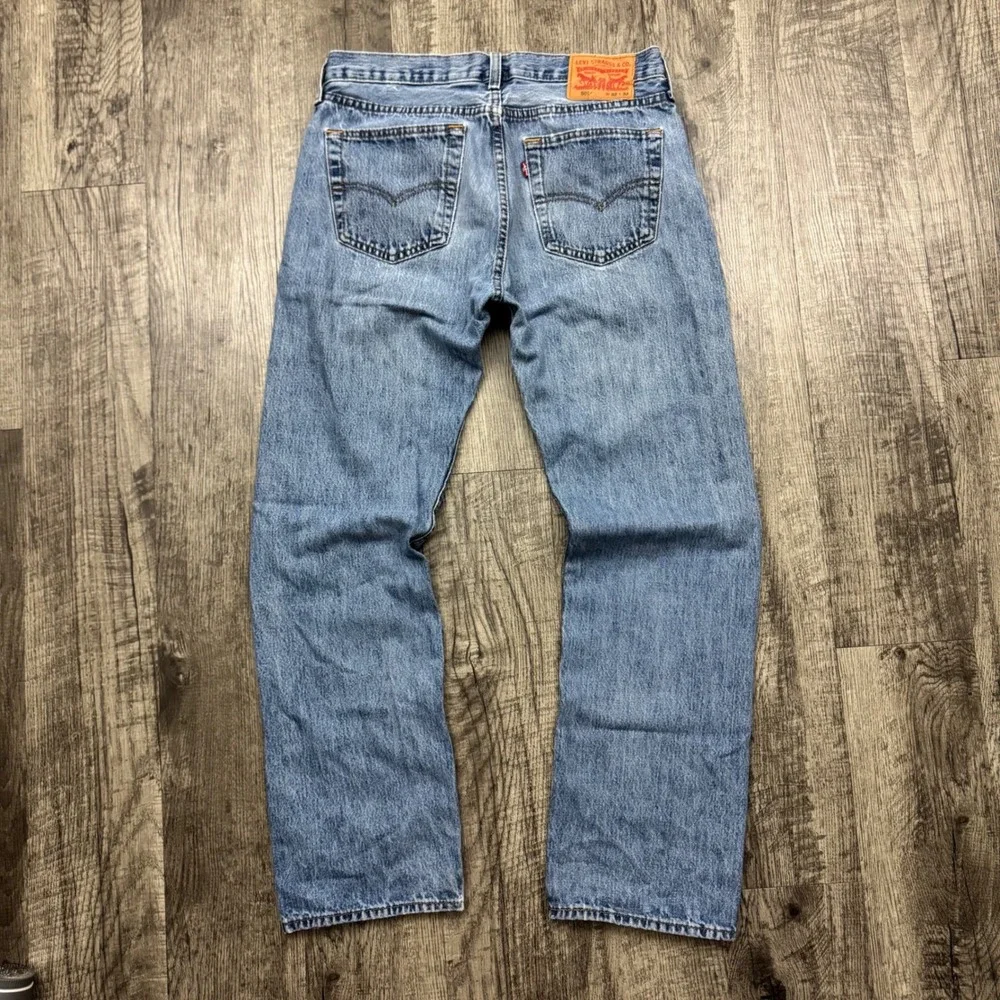 Levis 501 Jeans Light Wash Blue Straight Leg Button Fly 32x31*